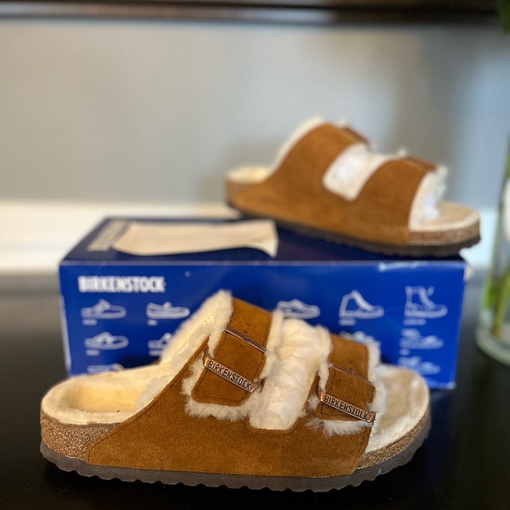 Birkenstock Arizona Shearling in Mink Size 39- Like new!